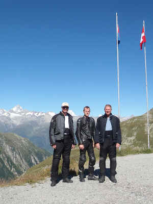Nufenen-tre.jpg (891655 byte)