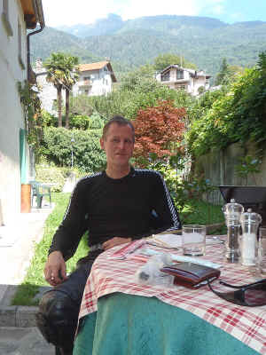 P822-frokost.jpg (1170661 byte)