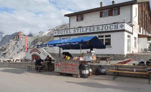 Stelvio-wurst.jpg (827704 byte)